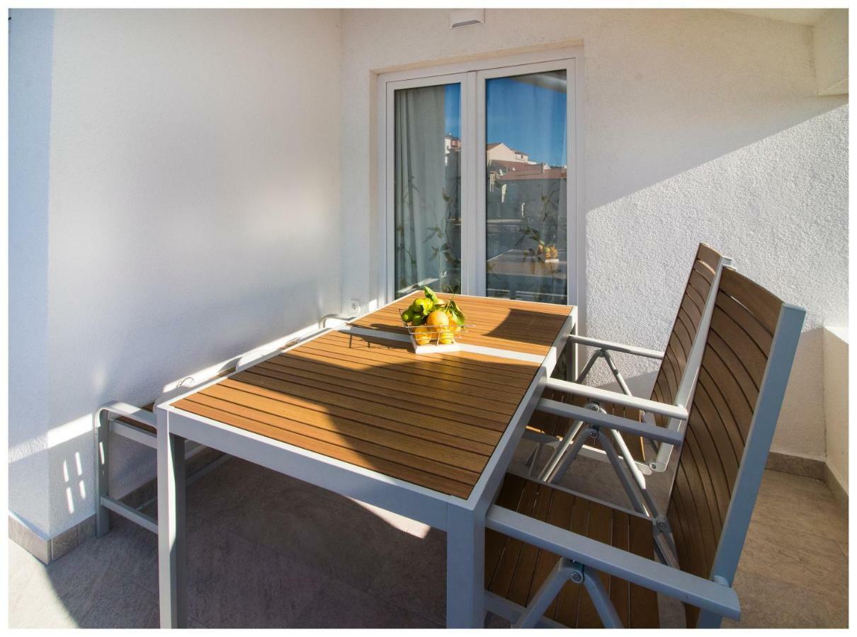 Apartman Sissy Primosten Exterior photo