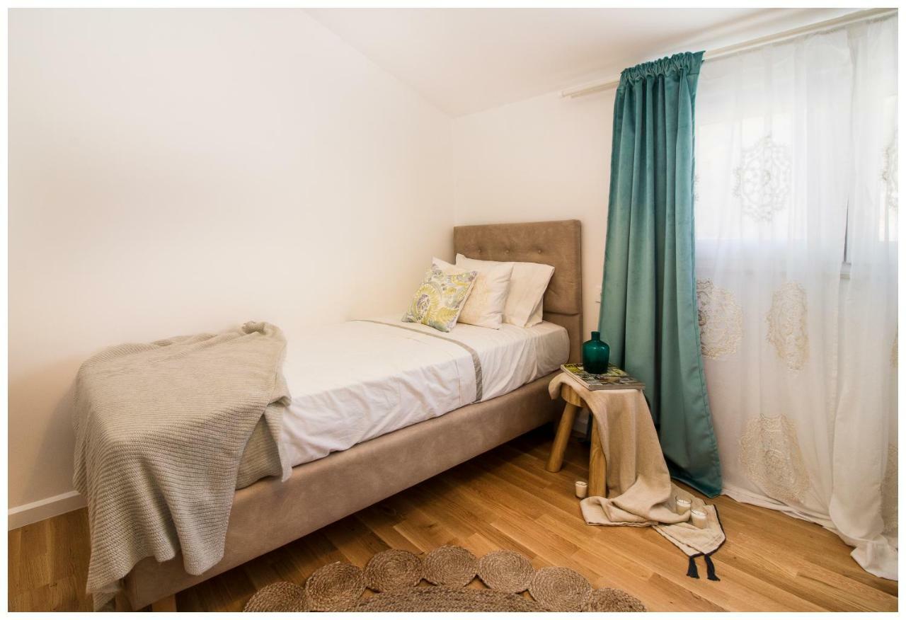 Apartman Sissy Primosten Exterior photo